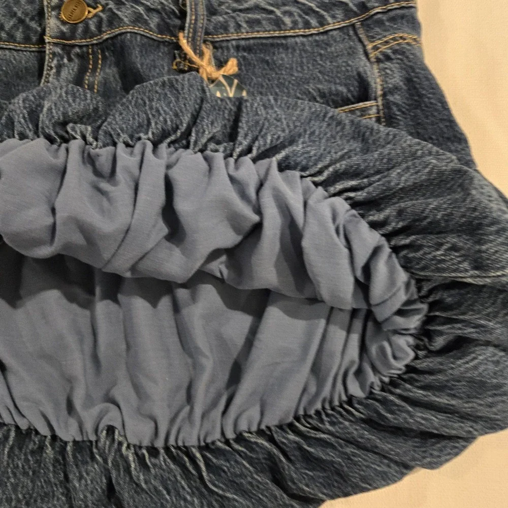 NWT Dakota Blue Juniors Bubble Gathered Hem Blue Jean Mini Skirt Size‎ Large